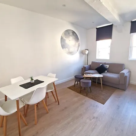 Les Bons Enfants 7 Apartment *